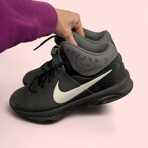 Nike Women's Black and Silver Athletic Shoes